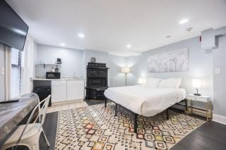 Centrally located Stay In Boston's Bay - 0