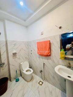 Luxury and Elegant Black Themed Apartment Bahria Town - 6