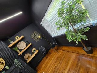12 Guest-In The Center of It All - Holiday Home - 2