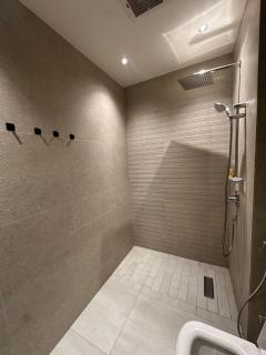 Luxury Apartment,Pirme location,Self, Check-in - 4