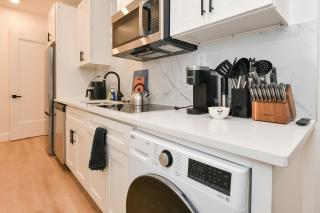 Chic 2BR Stay-Steps From Central Park - 2