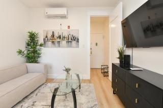 Chic 2BR Stay-Steps From Central Park - 9
