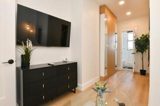 Chic 2BR Stay-Steps From Central Park - 4