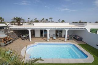 Villa Santana by Villa Plus - 4