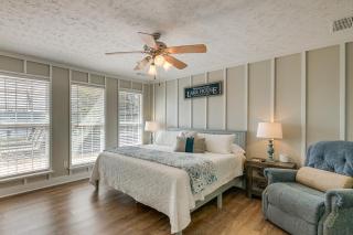 Dock and Fire Pit Stunning Lake Sinclair Home! - 3