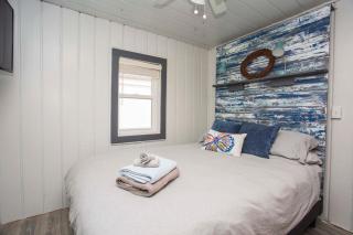 New renovated bathroom & new roof - Lake Huron 3 - 1