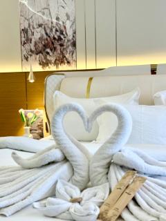 Venice Luxe King Bed Cinema Stay, Pool Canal Mall - 2