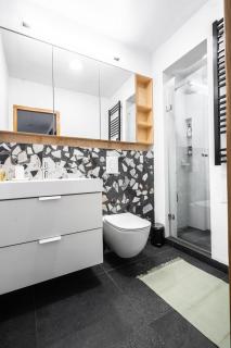 UrbanVibe Centrum | Stylish 2BR Hideaway - 2
