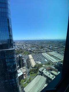 EQ Tower - Furnished 5 Star Rated Queen Bedroom - 8