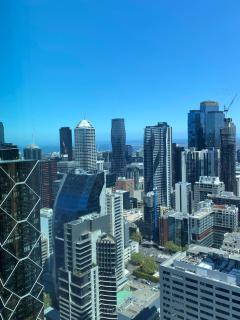 EQ Tower - Furnished 5 Star Rated Queen Bedroom - 7