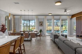 10 Bedrooms 9 Bathrooms Paradiso Grande 6080HS - 2