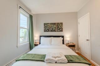 Modern 3BR 2BA Near Boston and MBTA Bright and Stylish - 3