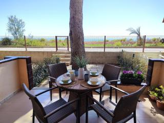 Oceanfront, pool, quiet beach - 6