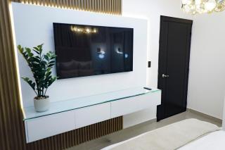 Modern Luxury Parking Fast WiFi - 7