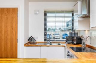 Spacious 2BR Ground Floor Sleeps 5 Near Peterhead Harbour FREE Parking Fast WiFi - 3