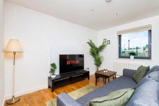 Spacious 2BR Ground Floor Sleeps 5 Near Peterhead Harbour FREE Parking Fast WiFi - 2