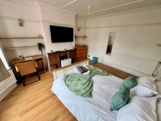 Comfy Private Room in BS7 Minutes from Southmead Hospital - 5