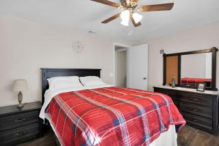 Nifty and Thrifty Nook 3bd 1ba Central Save Money Family Friendly - 6