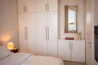 The Wave Seafront Apartment Vis - 3