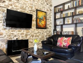 Art House Pagoi 3Bed Near SG Beach - 0