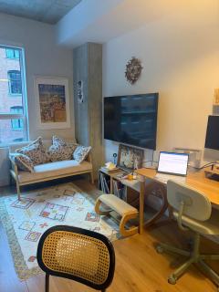 Beautiful Studio with Gym & high-end amenities - 2