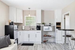 Yellow Bell - A Birdy Vacation Rental - 3
