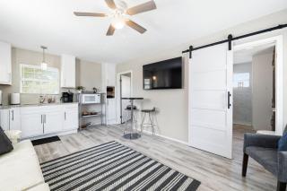 Yellow Bell - A Birdy Vacation Rental - 1
