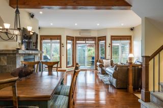 Splendid Chalet on the Golf Course w/ Private Spa! - 0