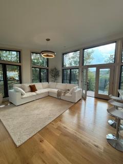 Emerald Lake Glass House - 2