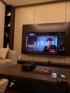 Modern room and lounge close to Al Hamra Mall and the metro - 0