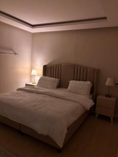 Modern room and lounge close to Al Hamra Mall and the metro - 7