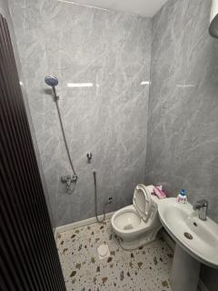 Modern room and lounge close to Al Hamra Mall and the metro - 3