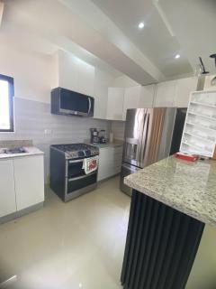 Apartamento Amueblado, estilo y una Ubicación privilegiada en la Autopista San Isidro, cerca de todo lo que necesitas - 4