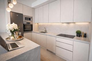 Queens Premium Apartment BW - 6