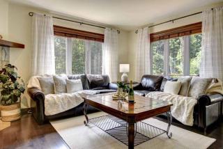 NEW Tremblant Chalet | Private Hot Tub & Fireplace - 8