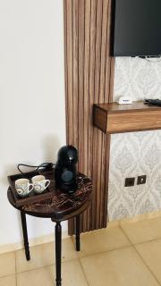Premium 3BR Apartment Pool Parking Comfort - 1