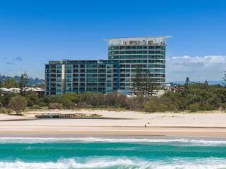 Kirra Beach Penthouse private rooftop and plunge pool - 3