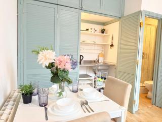 Luxe Studio Dublin Central - 1