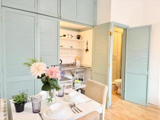 Luxe Studio Dublin Central - 1