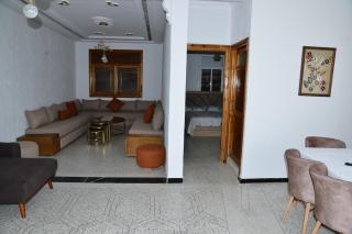 Elegant Downtown Apartment in Nakhil - 0
