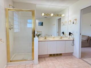 As You Wish Suites and Rooms Near YVR with Parking - 6