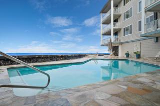 Oceanfront Condo & Walking Distance to Beach and Town- Hale Kona Kai 207 by Casago Kona - 8