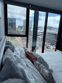Stylish, Cosy CBD Retreat - 9
