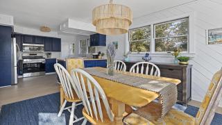 Sunshine Daydream Cottage - 8