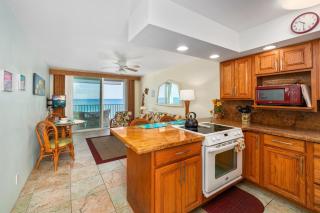 Beautifully Renovated Oceanfront Condo w/ breathe taking Views! - Hale Kona Kai 302 - 2
