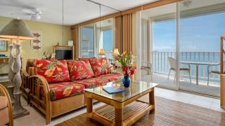 Beautiful Oceanfront Condo! - Hale Kona Kai 303 - 6