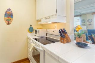 Oceanfront Condo to Enjoy Sea Breeze and Sunset on Lanai which hangs over the ocean!! - Hale Kona Kai 305 - 2