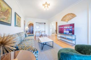 Plaza Penthouse Historic Charm & Stunning Views - 7