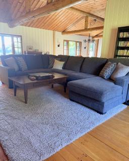 Morissette Base Camp - Lakeside Cozy Retreat for families and hikers - 5