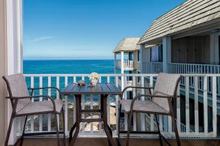 Oceanfront Condo Stunning Views and Pool - Hale Kona Kai 407 by Casago Kona - 6